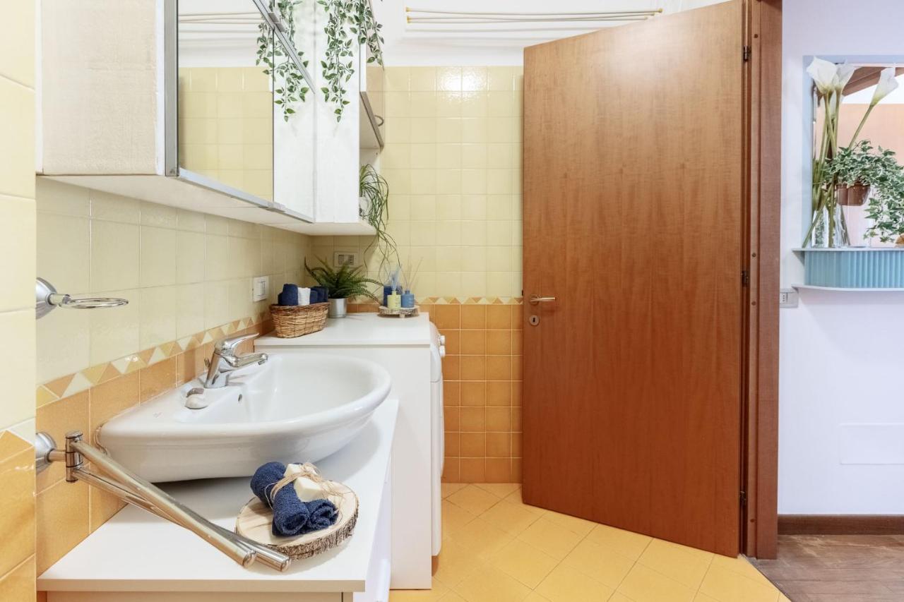 Ferienwohnung Casa Di Adele, Bilocale Con Wifi E Smart Tv Monza Exterior foto